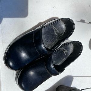 Black Patent Leather Dansko’s size 37